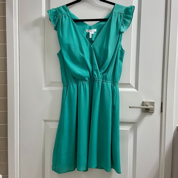 BCBGeneration Women's V Neck Ruffle Mini Dress in Jade Green, Size M - Picture 1 of 5